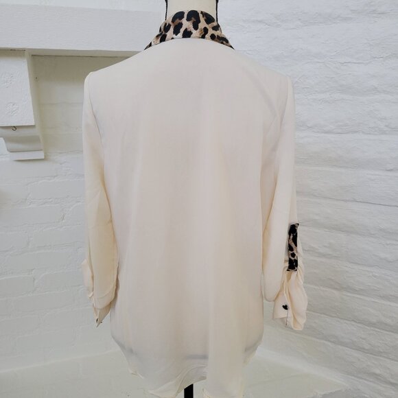 White Button Down Top Small Animal Print Blouse Shirt Ivory George Simonton Says - Picture 6 of 6